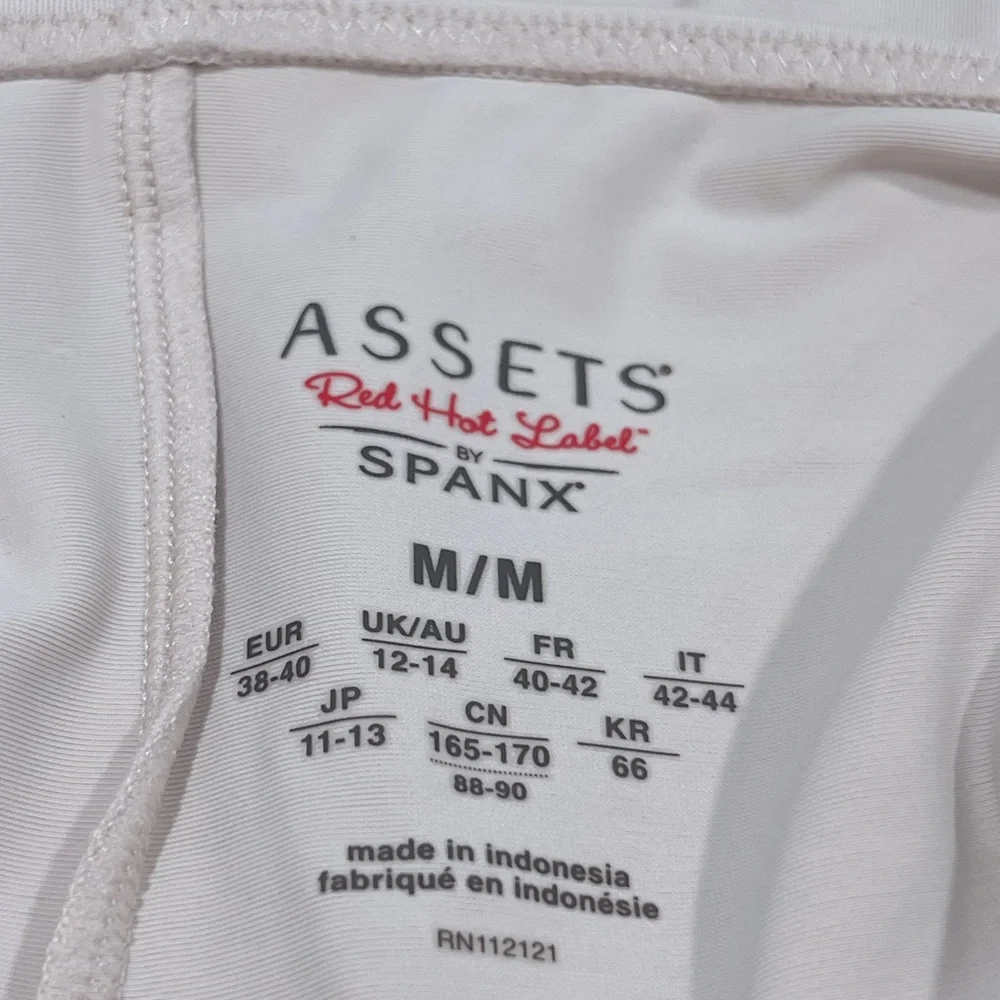 SPANX Assets Luxe & Lean Mid Thigh Shaper Shorts Rose Dust Pink M NWT Style 2524